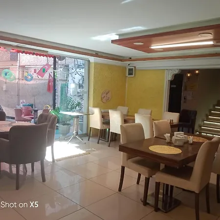 Carsi Hotel&cafe 酒店 3*