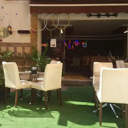 Carsi Hotel&cafe ترابزون